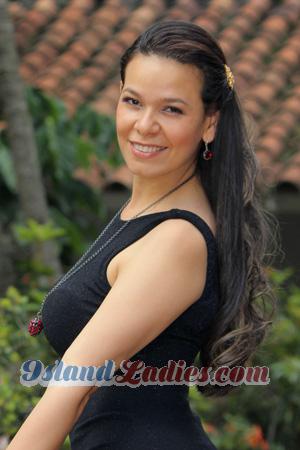 179936 - Yurary Age: 40 - Colombia