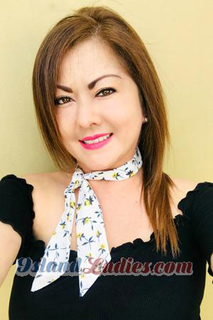 185159 - Laura Age: 42 - Costa Rica