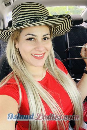 190210 - Adriana Age: 37 - Venezuela