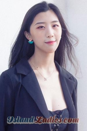 190796 - Ziyan Age: 25 - China