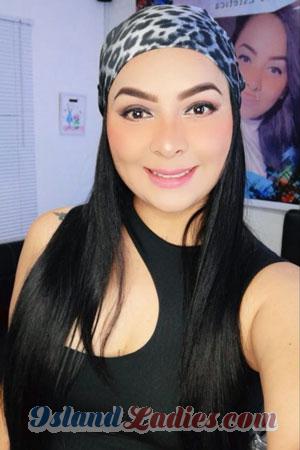 201729 - Sandra Age: 37 - Colombia