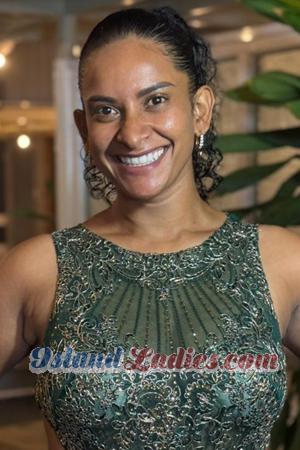 205243 - Daniela Age: 36 - Colombia