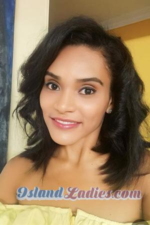 215144 - Yanaika Age: 34 - Colombia