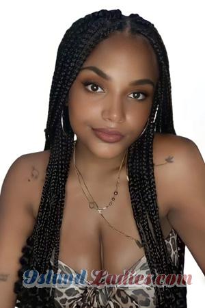 215374 - Yineth Age: 29 - Colombia