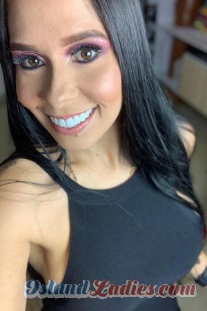 219488 - Laura Age: 36 - Colombia