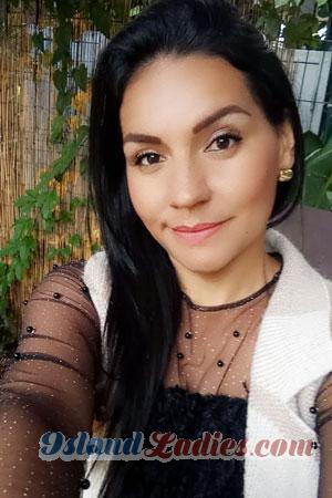 220414 - Andrea Age: 37 - Costa Rica