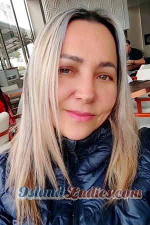 220610 - Sara Age: 51 - Peru