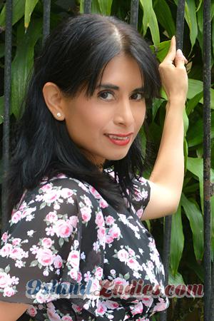 223037 - Elizabeth Age: 45 - Peru