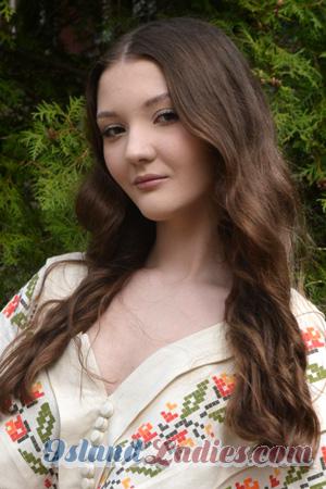 228185 - Sofia Age: 18 - Ukraine
