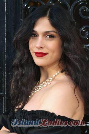 229074 - Emilia Age: 26 - Argentina